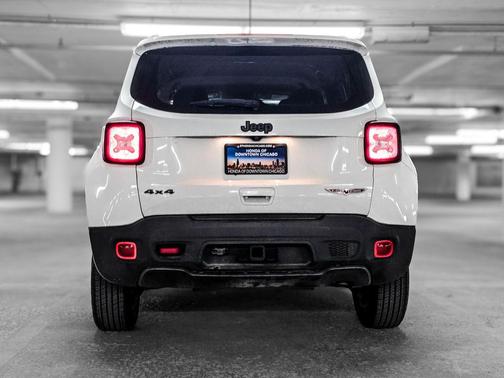 Alpine White Clearcoat 2022 Jeep Renegade Trailhawk