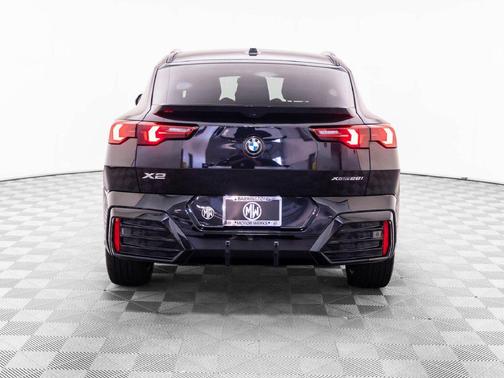 Black Sapphire Metallic 2025 BMW X2 xDrive28i