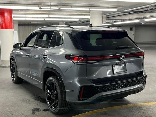 2025 Volkswagen Tiguan 2.0T SE R-Line Black 4MOTION