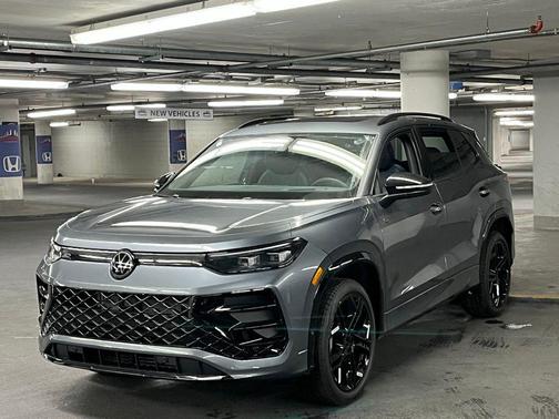 2025 Volkswagen Tiguan 2.0T SE R-Line Black 4MOTION