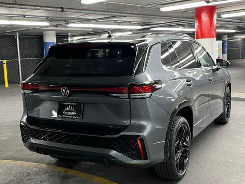 2025 Volkswagen Tiguan 2.0T SE R-Line Black 4MOTION