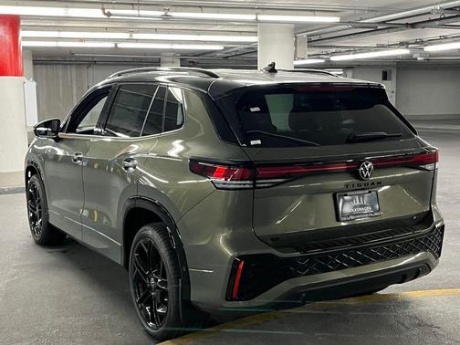 2025 Volkswagen Tiguan 2.0T SE R-Line Black 4MOTION