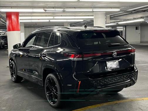 2025 Volkswagen Tiguan 2.0T SE R-Line Black 4MOTION