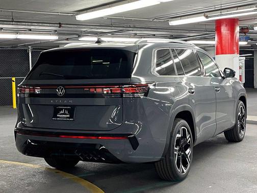 Pure Gray 2027 Volkswagen Atlas SEL Premium R-Line