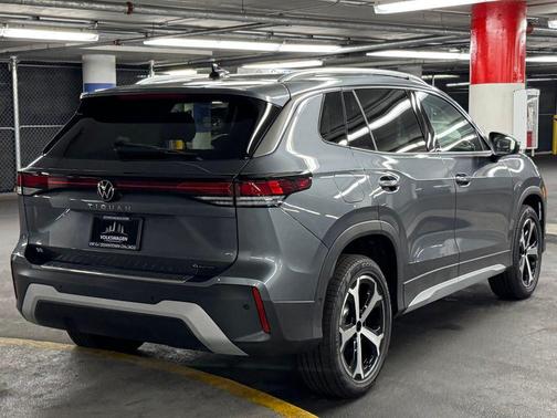 2025 Volkswagen Tiguan 2.0T SE 4MOTION