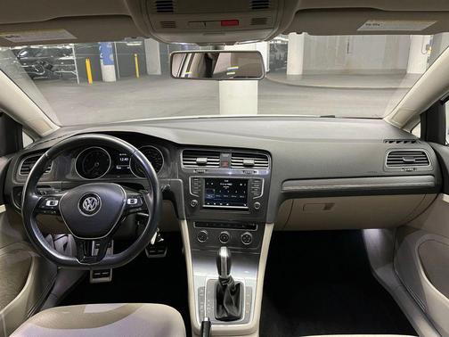 2017 Volkswagen Golf Alltrack TSI S