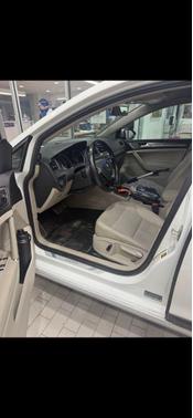 2017 Volkswagen Golf Alltrack TSI S