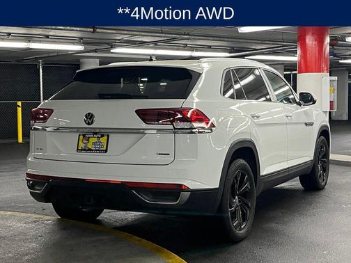 Pure White 2023 Volkswagen Atlas Cross Sport 3.6L V6 SE w/Technology