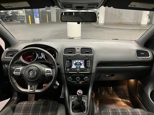 Deep Black Pearl Metallic 2013 Volkswagen GTI 2-Door