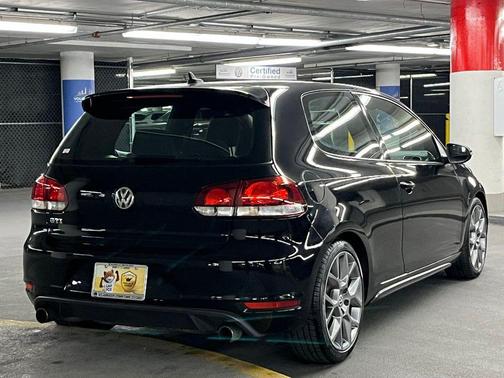 Deep Black Pearl Metallic 2013 Volkswagen GTI 2-Door