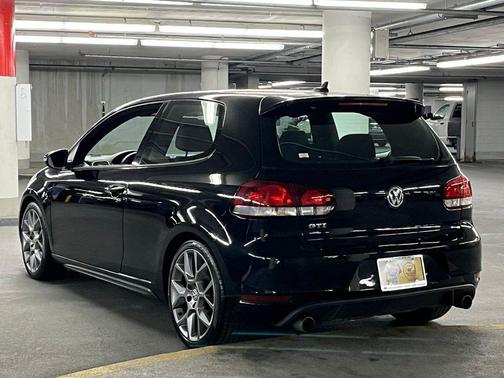 Deep Black Pearl Metallic 2013 Volkswagen GTI 2-Door