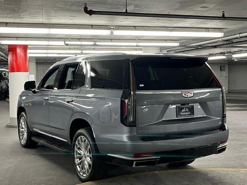 2022 Cadillac Escalade Premium Luxury