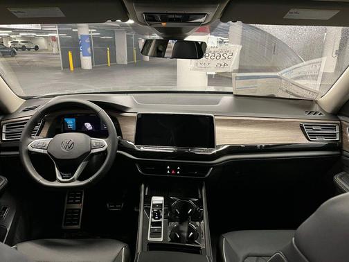 2026 Volkswagen Atlas 2.0T SEL Premium R-Line 4MOTION