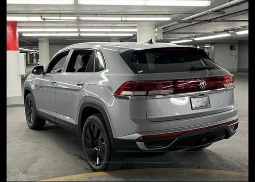 2025 Volkswagen Atlas Cross Sport 2.0T SE w/Technology 4MOTION