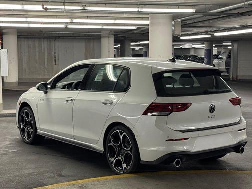 opal white pearl 2026 Volkswagen Golf GTI 2.0T S DSG