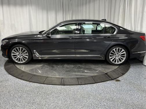 2016 BMW 750 i xDrive
