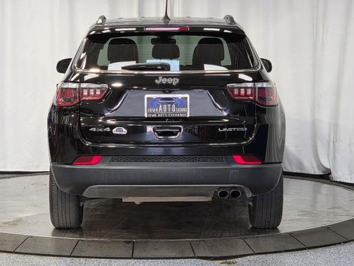 Diamond Black Crystal Pearlcoat 2020 Jeep Compass Limited