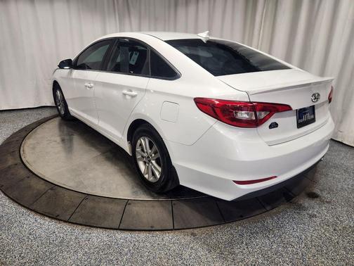 Quartz White Pearl 2016 Hyundai SONATA SE
