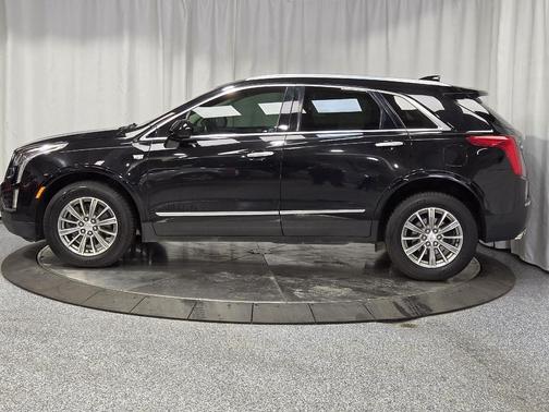 Stellar Black Metallic 2017 Cadillac XT5 Luxury