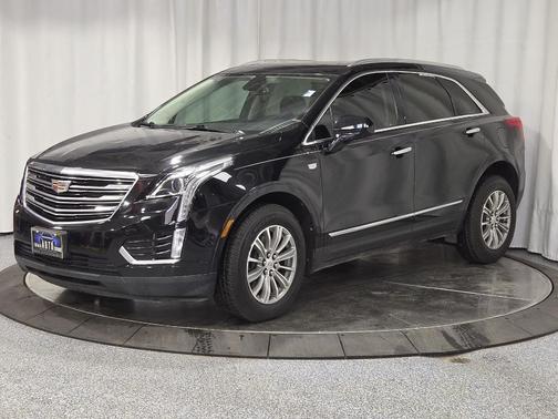 Stellar Black Metallic 2017 Cadillac XT5 Luxury