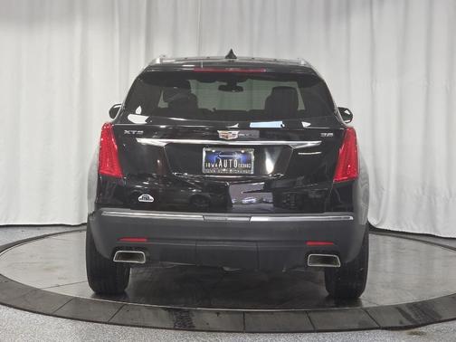 Stellar Black Metallic 2017 Cadillac XT5 Luxury