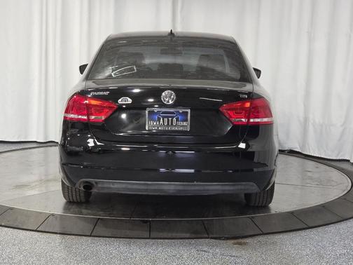 Black Uni 2015 Volkswagen Passat 1.8T S