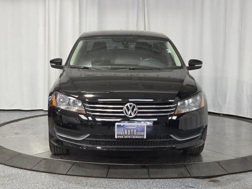 Black Uni 2015 Volkswagen Passat 1.8T S