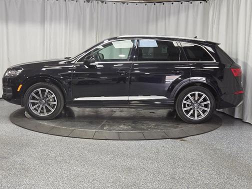 Orca Black Metallic 2017 Audi Q7 3.0T Premium