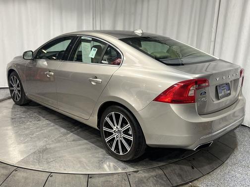 2016 Volvo S60 Inscription T5 Drive-E Platinum