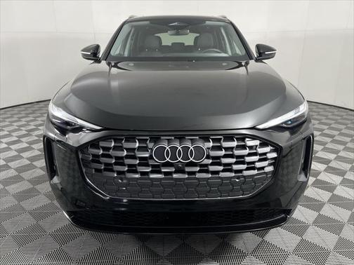 2025 Audi Q5 Premium TFSI quattro S tronic