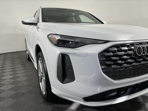 2025 Audi Q5 Premium Plus TFSI quattro S tronic