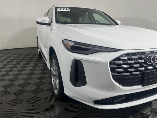 2025 Audi Q5 Premium Plus TFSI quattro S tronic