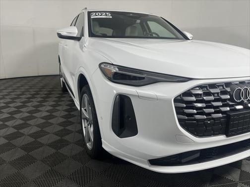 2025 Audi Q5 Premium Plus TFSI quattro S tronic