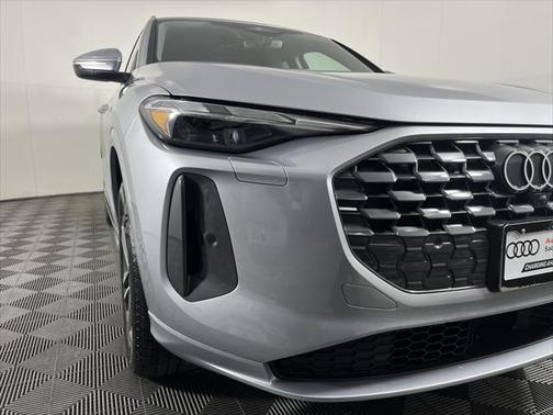 2025 Audi Q5 Premium TFSI quattro S tronic