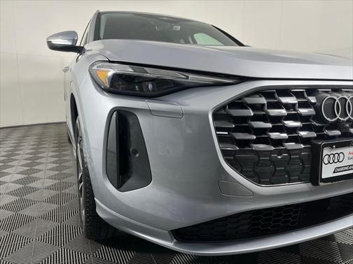 2025 Audi Q5 Premium TFSI quattro S tronic