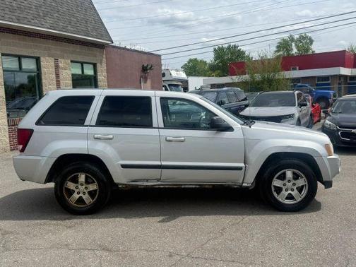 Silver 2007 Jeep Grand Cherokee Laredo