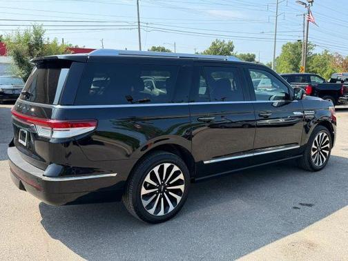 Black 2023 Lincoln Navigator L Reserve
