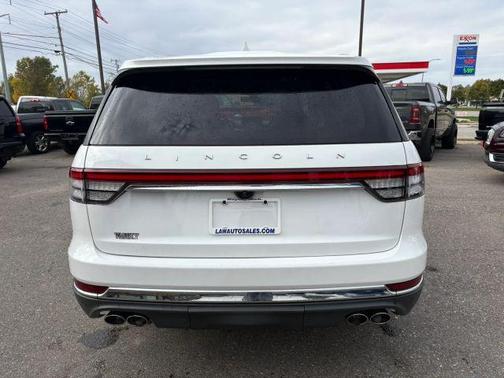 White 2020 Lincoln Aviator Reserve AWD