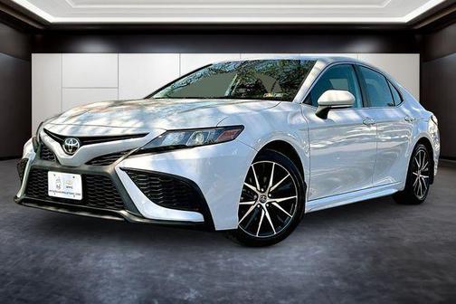 Ice Edge 2023 Toyota Camry SE