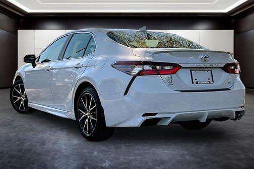 Ice Edge 2023 Toyota Camry SE