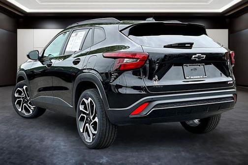 Mosaic Black Metallic 2025 Chevrolet Trax FWD 2RS