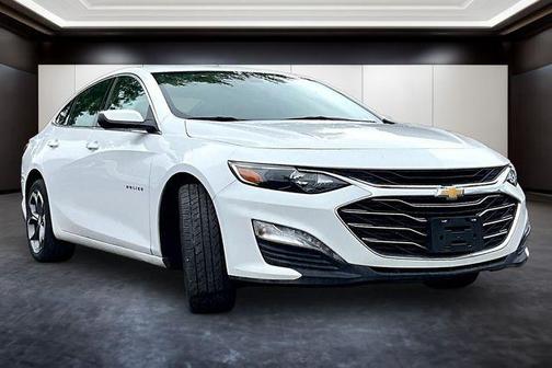 Summit White 2024 Chevrolet Malibu FWD 1LT