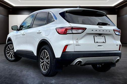 Star White Metallic Tri-Coat 2022 Ford Escape SEL