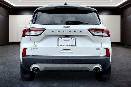 Star White Metallic Tri-Coat 2022 Ford Escape SEL