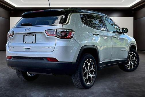 Silver Zynith Metallic Clearcoat 2025 Jeep Compass Limited