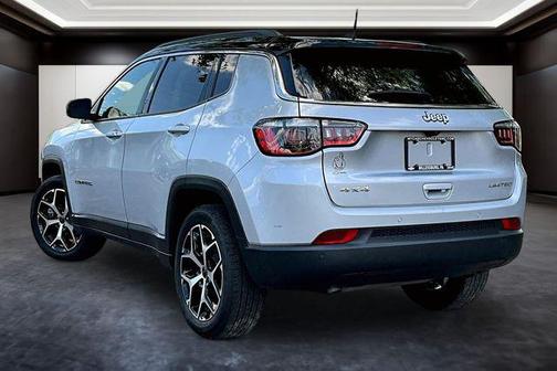 Silver Zynith Metallic Clearcoat 2025 Jeep Compass Limited