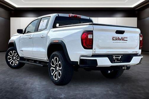 Summit White 2024 GMC Canyon AT4