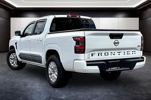 Glacier White 2022 Nissan Frontier SV