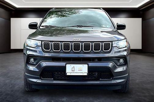Granite Crystal Metallic Clearcoat 2023 Jeep Compass Latitude Lux