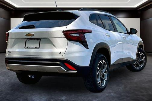 Summit White 2025 Chevrolet Trax LT